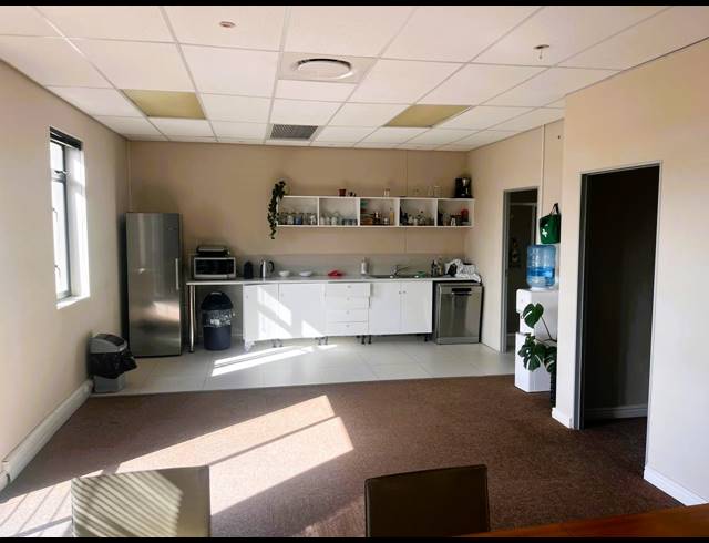 234M² OFFICE TO LET IN WESTLAKE